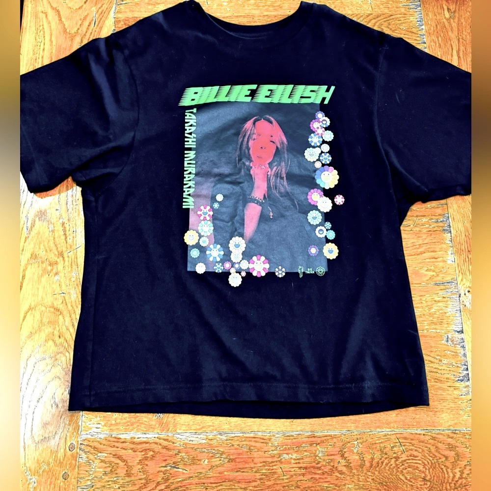 NWOT Uniqlo never worn Billie Eilish T-shirt. Size small excellent condition